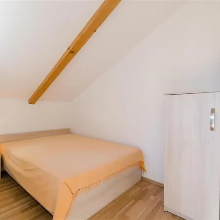 In 15441 Apartment *